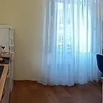 Klaudia *